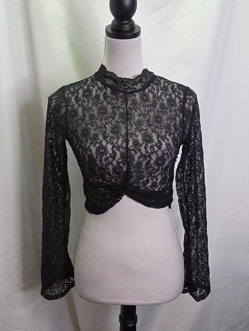 Divided H&M Black All Lace Mock Neck Long Sleeve Twist Crop Top Size Small
